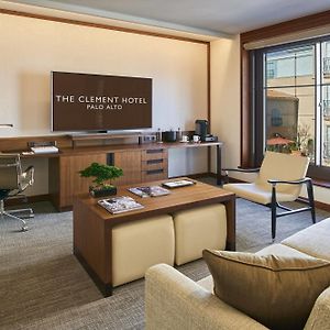 Upper Level Suite